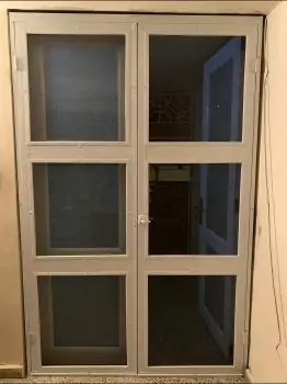 Puerta de screen fabricada por Express Aluminum — foto 5