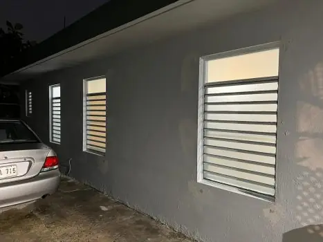 Ventana de aluminio instalada por Express Aluminum — foto 5